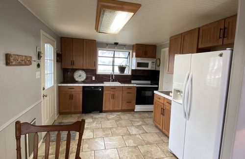 Burnet Casa | Lake Buchanan family bungalow at Spider Mountain; private, high bluff lake view
