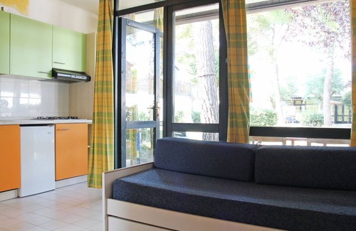 Casal Borsetti Casa | Lake Bungalow by Interhome