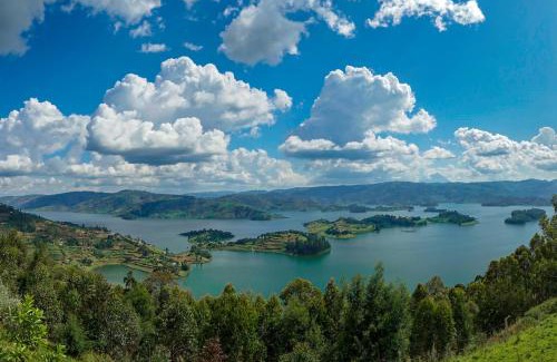 Itambira Island Complejo | Lake Bunyonyi Paradise Eco Hub