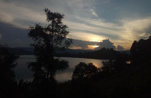Itambira Island Complejo | Lake Bunyonyi Paradise Eco Hub