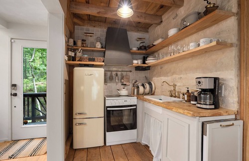 Clayton Cabina | Lake Burton Luxury Treehouse