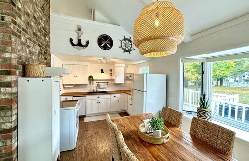 Nekoosa Cabaña | Lake Camelot | Dock + Beach + 15% Off Late Summer