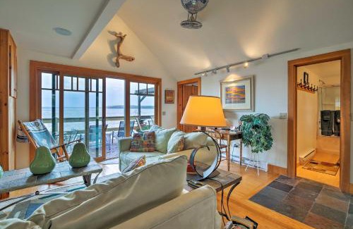 North Hero Casa | Lake Champlain Cottage with Private Deck and Fire Pit!