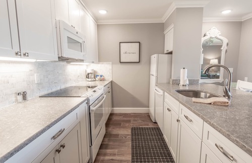 Boyne City Condominio | 1BR condominio frente al mar en el hermoso lago Charlevoix en Boyne City!