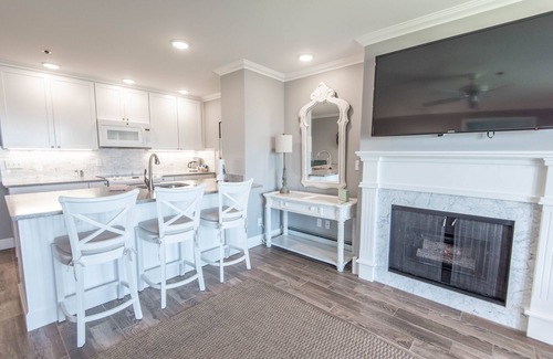 Boyne City Condominio | 1BR condominio frente al mar en el hermoso lago Charlevoix en Boyne City!