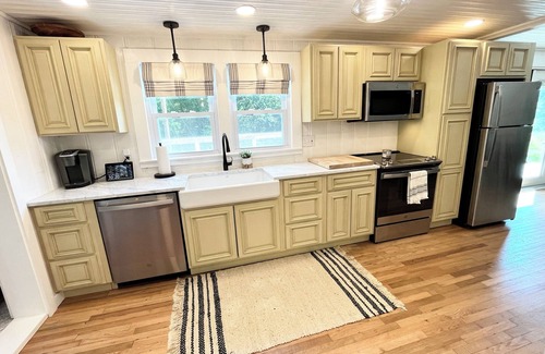 Hayesville Otro | Lake Chatuge - Western Carolina Mountain Modern Farmhouse on 13 Acres!