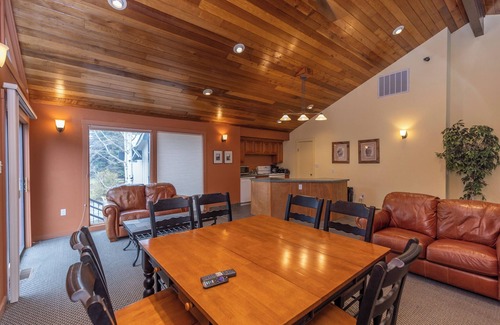 Dillon Apartamento | Lake Cliffe #108, Building F