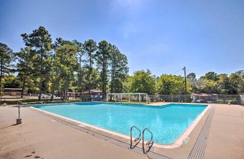 Willis Casa | Lake Conroe Vacation Rental half Mi to Boat Launch!