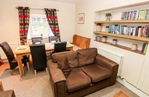 Llys Y Fran Casa | Lake Cottage