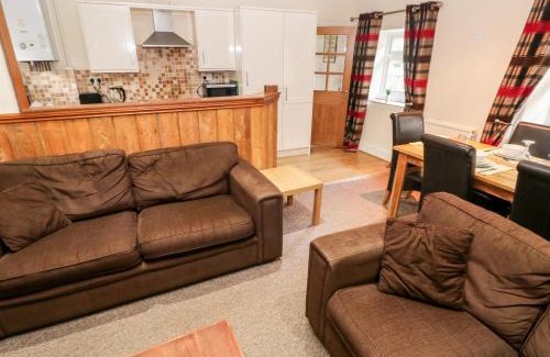 Llys Y Fran Casa | Lake Cottage