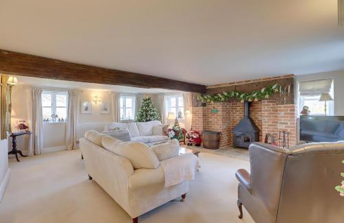 Swindon Casa | Lake Cottage