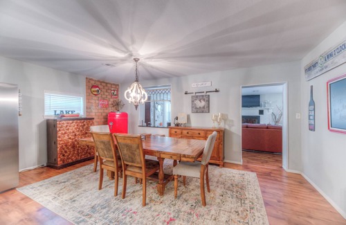 Cookson Cabaña | Lake Cottage Near Chicken Creek Ramp – Pet Friendly + Boat Parking