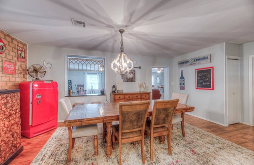 Cookson Cabaña | Lake Cottage Near Chicken Creek Ramp – Pet Friendly + Boat Parking