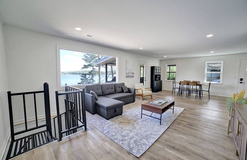 Alpine Bay Cabaña | Lake Cottage - Sleeps 10 - Clean and Modern - Great Views
