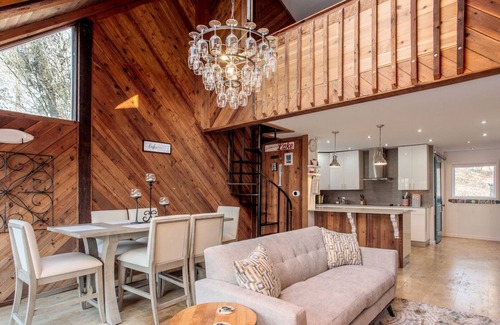 Gainesville Cabaña | Lake Cottage- With Pontoon, Jet Ski’s, Hot Tub and Party Top Dock