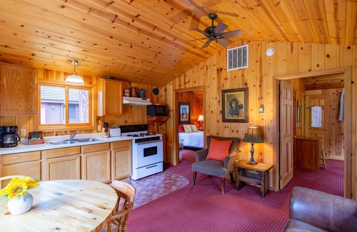 Camp Sherman Cabina | Lake Creek Lodge