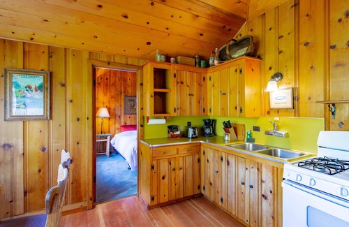 Camp Sherman Cabina | Lake Creek Lodge