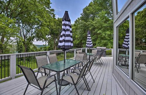 Mill Springs Casa | Lake Cumberland Home with Deck and Water Access!