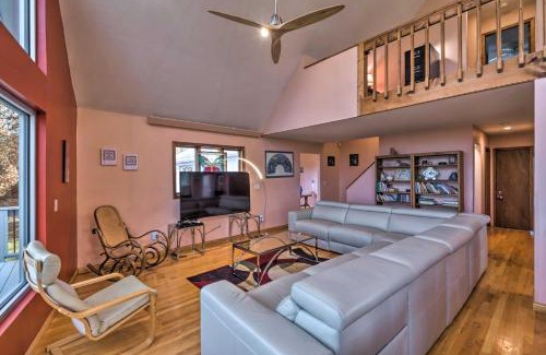 Mill Springs Casa | Lake Cumberland Home with Deck and Water Access!