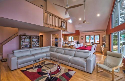 Mill Springs Casa | Lake Cumberland Home with Deck and Water Access!