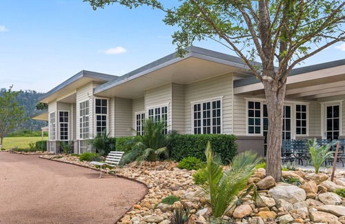 Kangaroo Valley Casa | Lake David Lake House - Secluded Lakefront Escape | Pool - Jacuzzi - Luxe Living