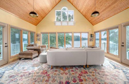 Hillsborough Casa | Lake Days Getaway
