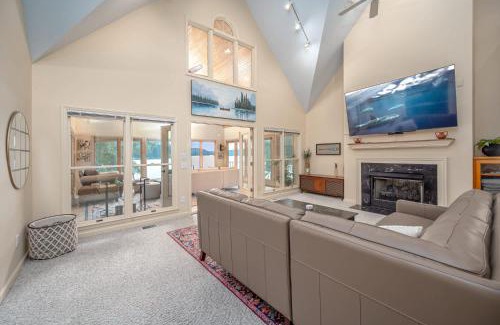 Hillsborough Casa | Lake Days Getaway