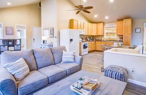 Linn Creek Casa | Lake Daze- 3 bedroom/ 2 bath Waterfront Home