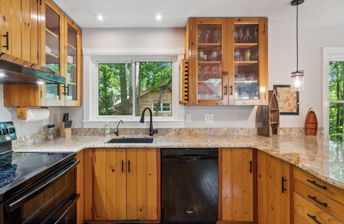 Gainesville Casa | Lake Daze On Lake Lanier With A Dock