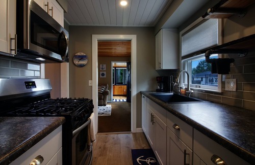 Delavan Lake Cabaña | Lake Delavan, South Shore - Lakefront Cottage with Pier
