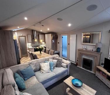 Flookburgh Casa | Lake District Willerby Vogue Lodge, Lake View on Haven Lakeland Gold Grade