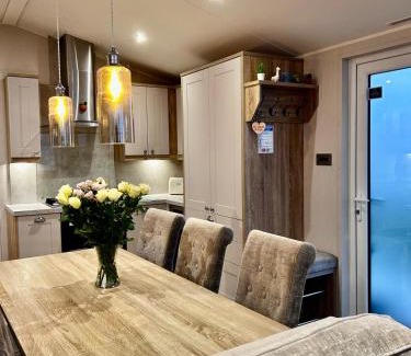 Flookburgh Casa | Lake District Willerby Vogue Lodge, Lake View on Haven Lakeland Gold Grade