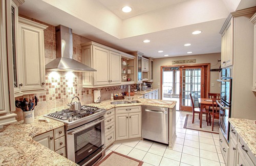 Treasure Lake Casa | Lake Dreams, A Luxury 5-Bedroom Lakefront Home with Hot Tub
