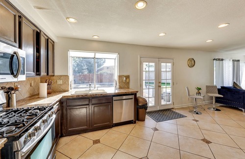 Lake Elsinore Casa | Lake Elsinore Home w/ Pool - 44 Mi to Disneyland!