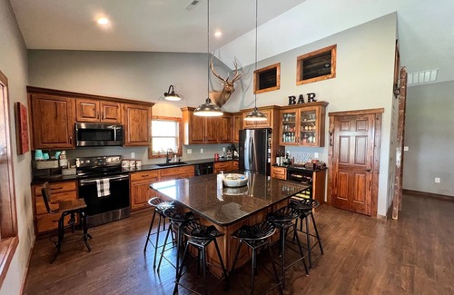 Wheeler County Cabina | Lake Ericson Spacious Cabin