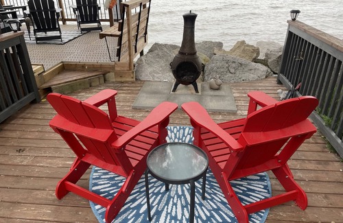 Leamington Cabaña | Lake Erie's charming 4 season Lake Houz with BBQ, Fire Pit & more