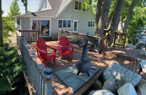Leamington Cabaña | Lake Erie's charming 4 season Lake Houz with BBQ, Fire Pit & more
