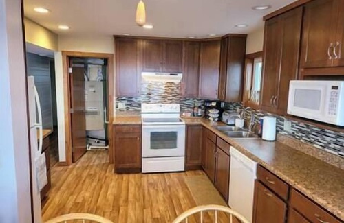 Oak Harbor Casa | Lake Erie Water Front Home Private Beach w/ Tower
