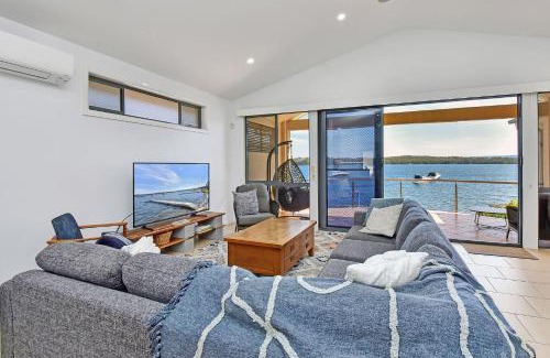 Coal Point Casa | Lake Escape