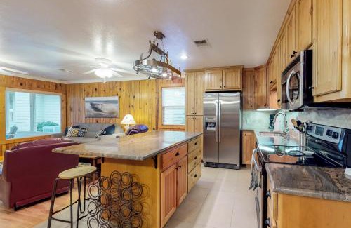 Kingsland Casa | Lake Escape
