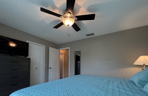 Haines Creek Casa | Lake Eustis Getaway with Boat Dock! 3/2 home with huge family friendly yard.