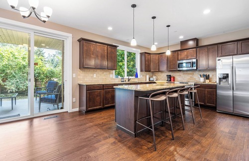 North City Casa | Lake Forest Retreat w/Indoor & Outdoor Fireplaces