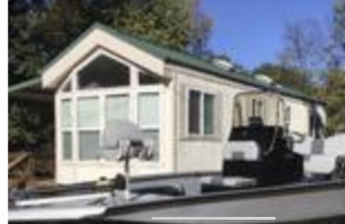 Yantis Casa | Lake Fork Bucket Mouth Bungalow
