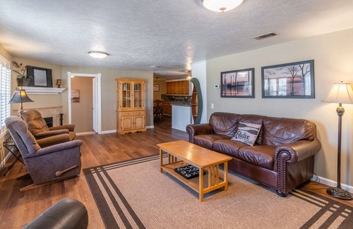 Yantis Casa | Lake Fork Inn – 1/3 Mile from Boat Ramp and Park.