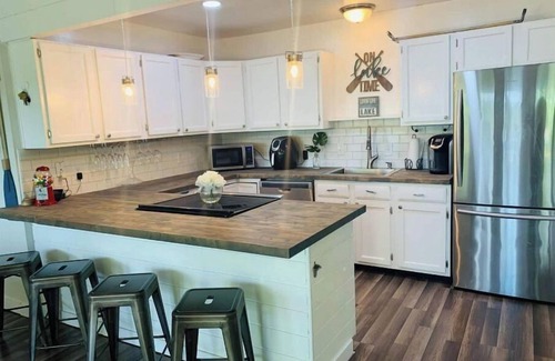 Bracey Casa | Lake Front, 2 Level Boathouse with Outdoor Bar,