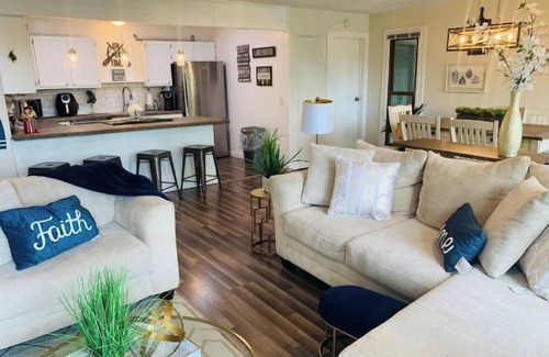 Bracey Casa | Lake Front, 2 Level Boathouse with Outdoor Bar,