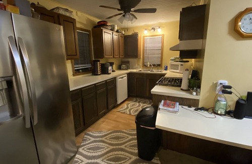 Audubon Cabina | Lake Front Big Yard Muelle de pesca Tablas de remo AC Campfire Piscina Grill Deck