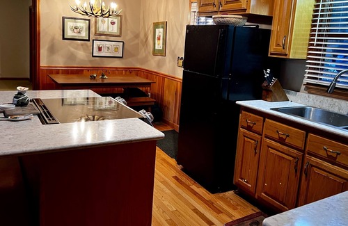 Blairsville Casa | Lake Front Cabin for the PERFECT Holiday Getaway ! Pet Friendly!