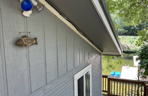 McColley Cabina | Lake Front Cabin with Dock & Lake Toys-Sunrise Beach