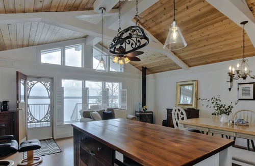Central Alberta Casa | Cabaña frente al lago con vista